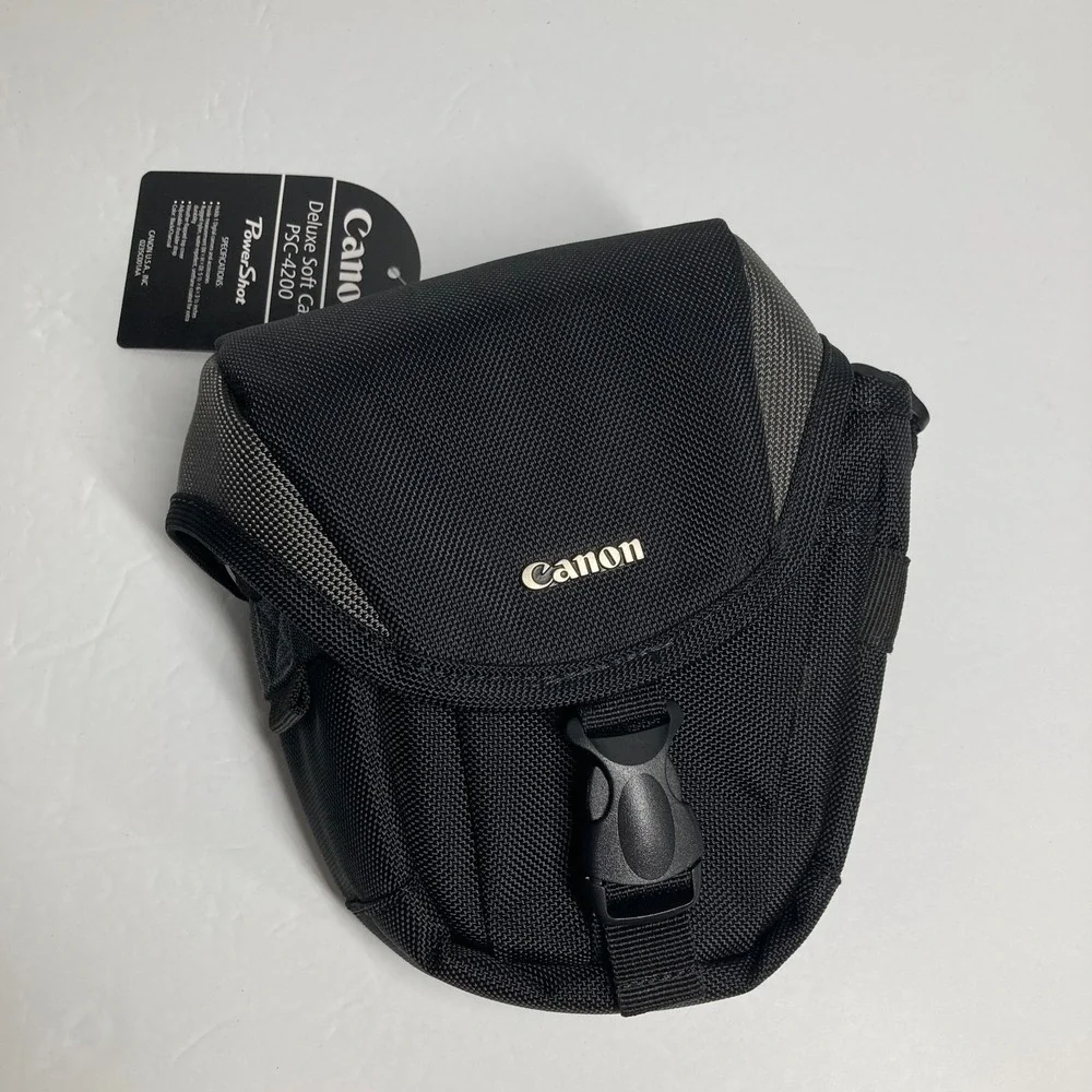 Canon PowerShot Deluxe Soft Case PSC-4200 with Adjustable Strap Black Charcoal‎